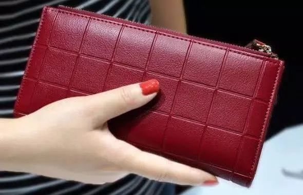 钱包买什么颜色聚财女人_tp钱包买usdt_钱包买什么颜色的好女