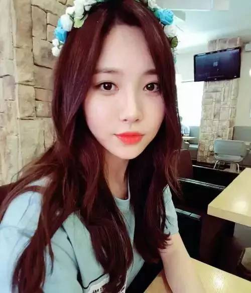 WHATSAPP是什么发色显白,解锁显白发色的时尚秘密”